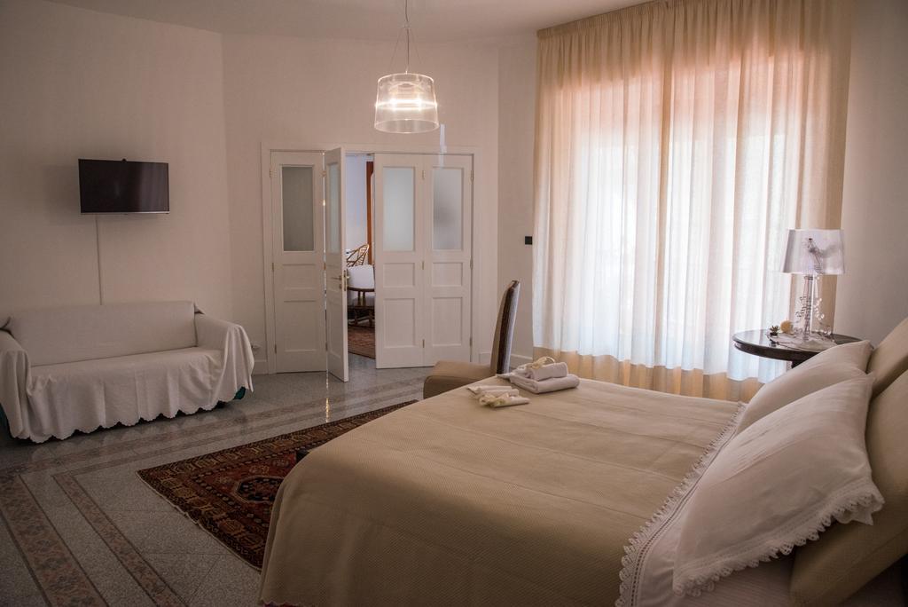 La Maison Doree Giardini-Naxos Zimmer foto